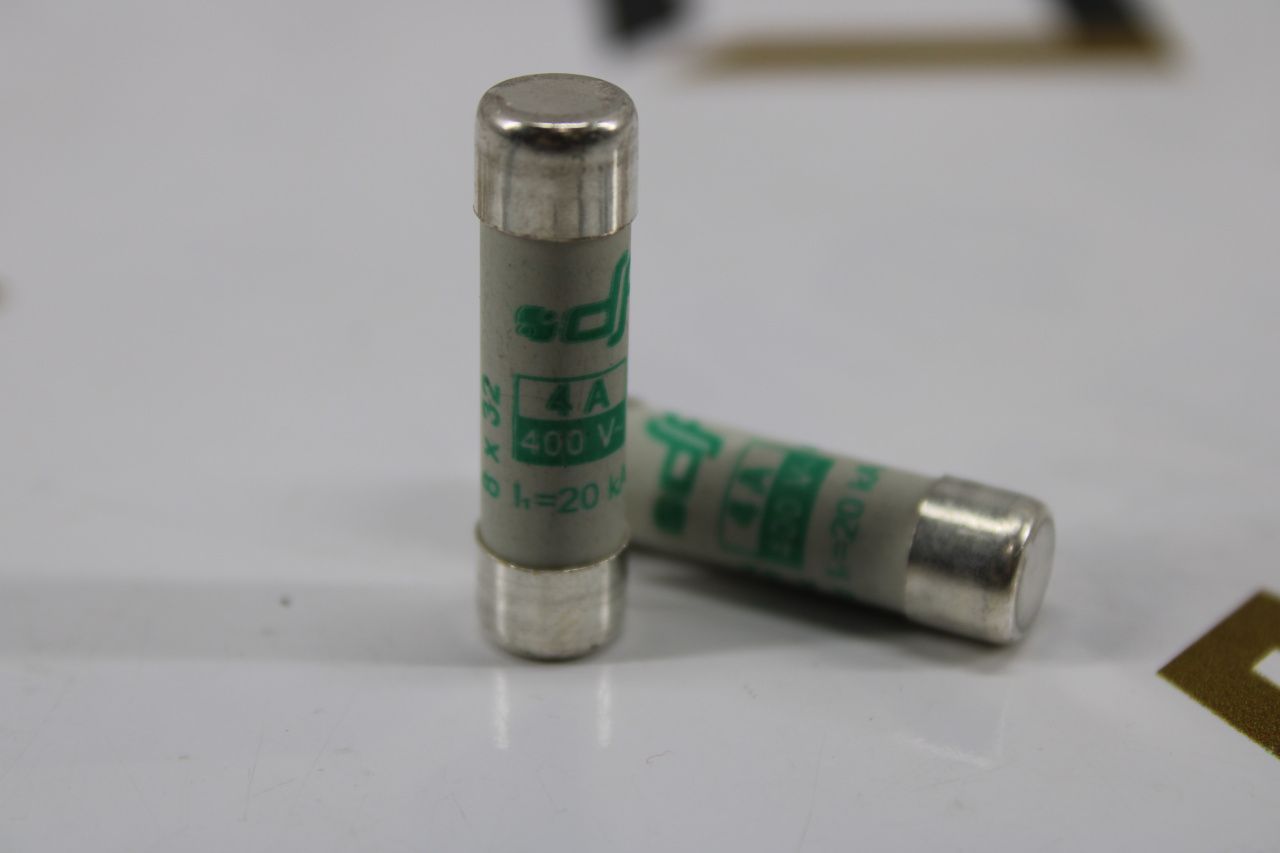 Предохранитель плавкая вставка 8x31 4A 400В AC aM 411104 B8X31T-4A DF ELECTRIC