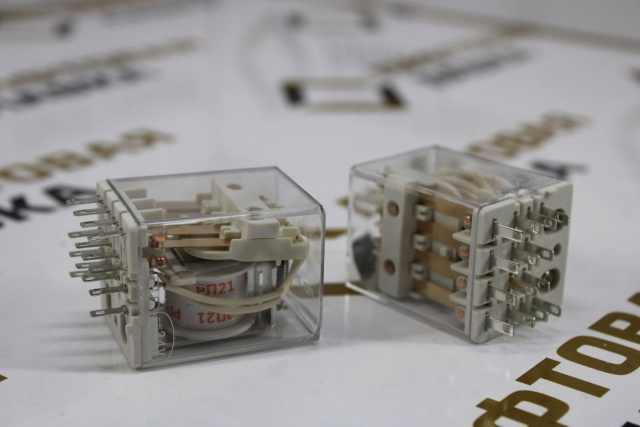 Реле промежуточное 220VAC РП21-004
