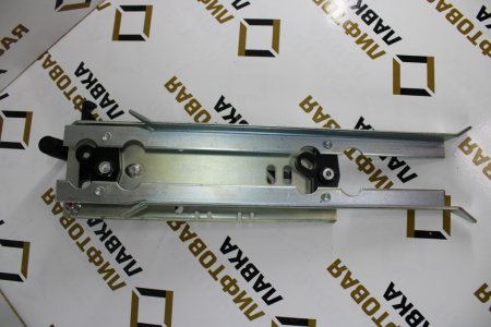 Отводка двери кабины левая OTIS60 305874 S1103031B IRIS Sigma